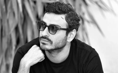 عکسی از تمرین بازیگری مرد خوش چهره سینمای ایران