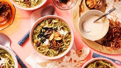 طرز تهیه آش رشته خوشمزه و خوش رنگ و لعاب !