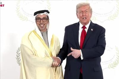 شوخی ترامپ با مقام اماراتی در شرم الشیخ: این‌ها پول زیادی دارند؛ پول نامحدود + فیلم