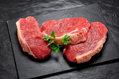 توزیع روزانه ۲۰۰ تن گوشت گوساله وارداتی در تهران و البرز آغاز شد