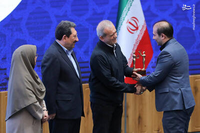 عکس/ بزرگداشت روز جهانی استاندارد با حضور رئیس جمهور
