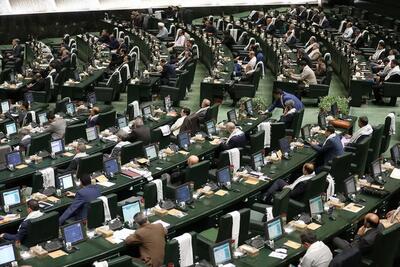 روزنامه اعتماد خبر داد: تلاش نمایندگان رادیکال برای گنجاندن مفاد قانون حجاب در لایحه منع خشونت علیه زنان!