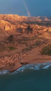 رنگین کمان بر فراز سواحل هرمزگان + فیلم