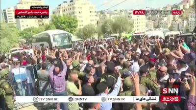 نخستین اتوبوس از مجموع ۳۸ اتوبوس حامل آزادگان فلسطینی اهل نوار غزه، لحظاتی پیش وارد این منطقه شد