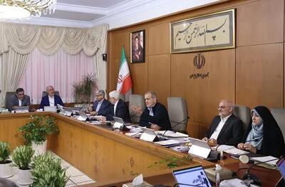 عارف: دولت چهاردهم از زمان روی کار آمدن با شرایط جنگی روبرو بود