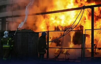  آتش‌سوزی گسترده در چند مغازه تجاری بابل/ ۳۵ آتش‌نشان به محل حادثه اعزام شدند (فیلم)