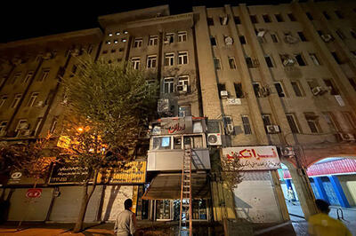  مهار آتش‌سوزی بامدادی در مغازه و مهمانسرا خیابان سعدی