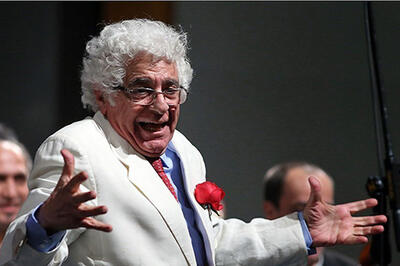  اجرای تصنیف کُردی به مناسبت تولد ۸۷ سالگی لوریس چکناواریان