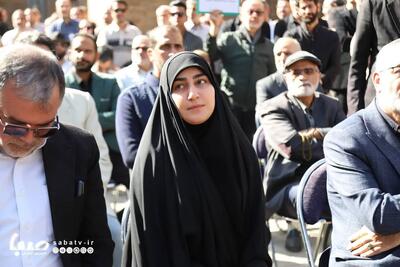  تصویر زینب سلیمانی در مراسم خاکسپاری محمد کاسبی |  انصاف نیوز