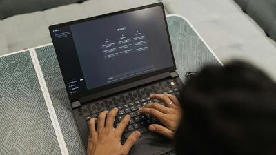 هوش مصنوعی بی‌مجوز در محل کار؛ اغلب کارمندان بریتانیا پنهانی از آن استفاده می‌کنند