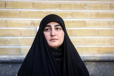  تصویر زینب سلیمانی در مراسم تشییع محمد کاسبی