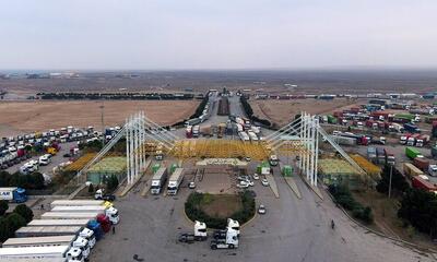  روزانه ۴۶۰ دستگاه کامیون از مرز سرخس با ترکمنستان تردد دارند