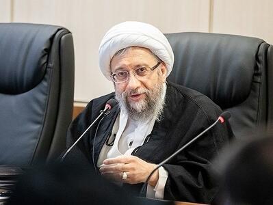 آملی‌لاریجانی: ترامپ درباره ایران هذیان می‌گوید