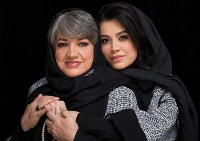  همخوانی جالب ناهید مسلمی و دخترش شیدا خلیق با اهنگ معروف عرفان طهماسبی + فیلم - سلام نو