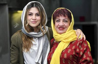 غافلگیری شیدا خلیق لحظه ورود مادرش با استایل ژاپنی وسط برنامه + فیلم - سلام نو