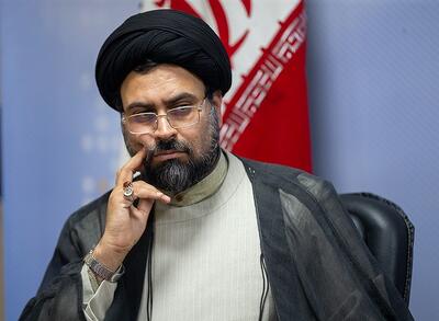 اگر رساله‌های عملیه پاسخگوی نیازهای جامعه بود، شاهد حجم گسترده استفتائات نبودیم/ باب‌ها و فصول رساله های عملیه مردم را سردرگم می کند/ «ادبیات و موضوعات» رساله‌های عملیه به‌روز نیست/ مسایل ایرانیان خارج از کشور در رساله ها مورد توجه قرار گیرد/ هوش مصنوعی می‌تواند به فرآیند اختصاصی‌سازی فقه کمک کند؛ سیدهادی سیدوکیلی در گفت وگو با شفقنا | شفقنا، آخرین اخبار ایران و جهان