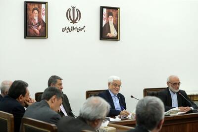 عارف: وحدت و انسجام مردم، کار دشمن را تمام کرد