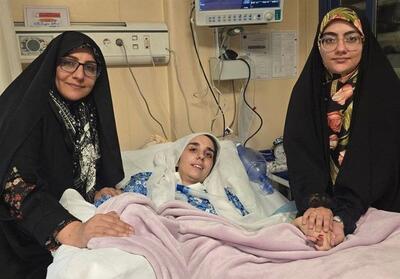  «فهیمه هاشمی تبار» پس از 112 روز خبر شهادت پدر و مادرش  را در اینترنت خواند - تسنیم
