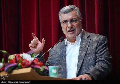 وزیر بهداشت برای شرکت در نشست کمیته منطقه‌ای سازمان جهانی بهداشت وارد قاهره شد - تسنیم