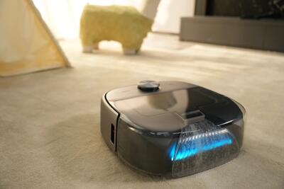  اولین جارو برقی تمام‌خودکار شست‌وشوی فرش جهان با نام R2 رونمایی شد