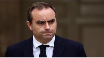  نخست وزیر فرانسه اصلاحات بازنشستگی مکرون را به حالت تعلیق درآورد