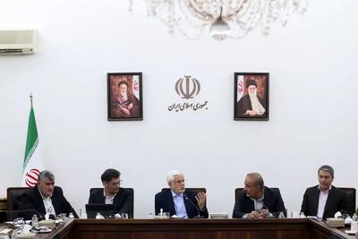 عارف: اگر تشکیلات دولت محدود نشود کل بودجه صرف پرداخت حقوق می‌شود