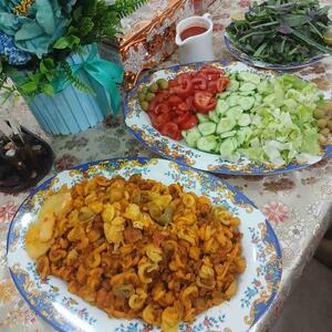 خوشمزه شام امشبمون ماکارونی ،نوش نگاهتان 😋😋🌹🌺این متن واقعازیباست دیوارهای بیمارستان بیشترازعبادتگاه دعاشنیده اند،فرودگاههابیشترازعروسی هابوسه وآغوش واقعی دیده اند،آدم‌های مرده بیشترازآدمهای زنده گل دریافت کرده اند،چون حسرت قوی تراز قدرشناسی است ....🌹🙏🌺💫💫💫دست‌پخت کدبانوی عزیزومهربون خونم 😘💓💞🤍🫶❤️💕🥰😍🫶🫶💫💫