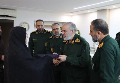 دیدار سردار فدوی با خانواده شهید شهید ‌‌سلطانی