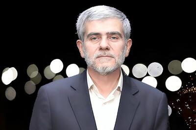  آقامیری: موج انفجار شهید عباسی را انداخته بود زیر یک ماشین و همه فکر می‌کردند که فقط همسرش زخمی شده است (فیلم)