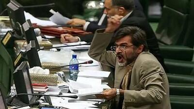 درگیری لفظی کوچک‌زاده با نماینده بناب: فکر می‌کند، چون روحانی است می‌تواند هر کاری بکند (فیلم)