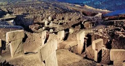  اجداد ما چگونه از آخرالزمان فضایی جان سالم به در بردند؟