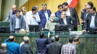  شام آخر در بهارستان/درباره عکسی از جلسه علنی مجلس شورای اسلامی
