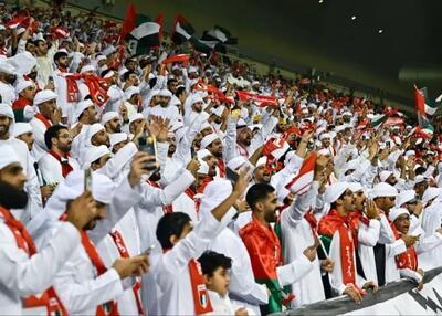 ببینید / هواداران قطر و امارات در ورزشگاه به جان هم افتادند