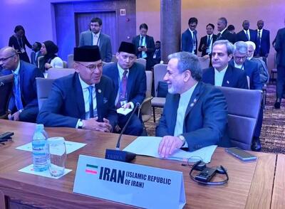  عراقچی با رئیس هیئت نمایندگی اندونزی گفت‌وگو کرد