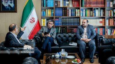 بازدید مدیر عامل شستا از روزنامه ایران