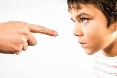 چگونه پرخاشگری کودکمان را کنترل کنیم؟