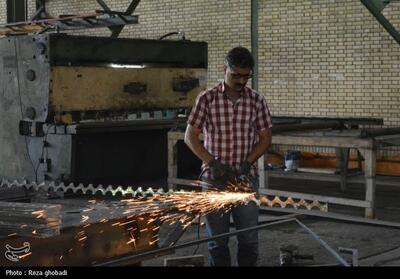  واحدهای تولیدی لرستان زیر فشار مالیات و بیمه قرار دارند - تسنیم