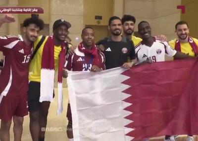  هواداران به هتل قطر حمله کردند (عکس)