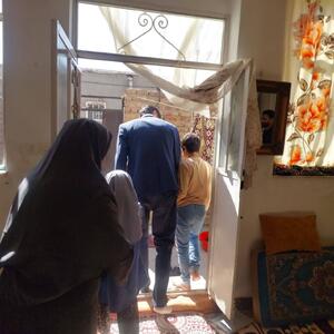  یاسین و ۳ خواهرش راهی مدرسه شدند