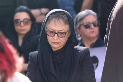 عکس/ حضور هنرمندان در مراسم وداع با زنده‌یاد «ناصر تقوایی»