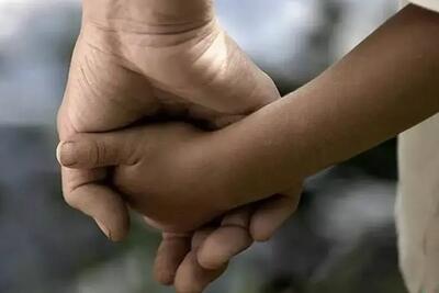  اگر هنوز پدر داری، این چند ثانیه را حتما ببین (فیلم)