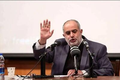  آن جلسه دو بخش داشت؛ «روحانی» مخالف تک‌نرخی شدن بود؛ می‌گفت هر نرخ‌گذاری‌ای موجب شکل گیری بازار‌های چندگانه خواهد شد/ در بخش تعیین قیمت، او بر نرخ ۳۹۰۰ مصوب مجلس در لایحه بودجه تاکید داشت، ولی در نهایت ۴۲۰۰ به وی تحمیل شد