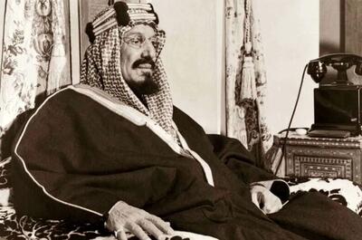  اولین پادشاه عربستان بدون کفش در یک جلسه رسمی
