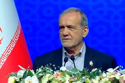 دوچرخه سواری پزشکیان در مسیر سلامت اصفهان