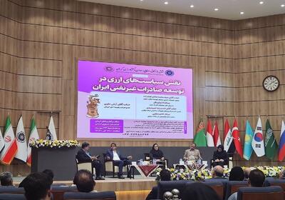  معاون سازمان توسعه تجارت: هیچ کشوری اجازه خروج ارز بدون بازگشت را نمی‌دهد