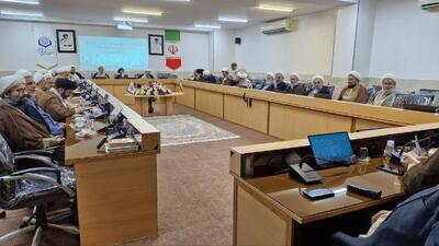  جلسه هم‌اندیشی مشاور رئیس‌جمهور با مدیران حوزه علمیه اصفهان؛ بررسی مسائل اقتصادی، فرهنگی و سیاست خارجی