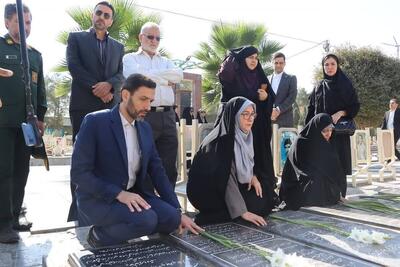  حضور معاون توسعه ورزش بانوان وزارت ورزش و جوانان در گلستان شهدای اصفهان