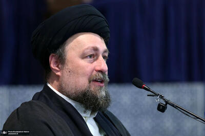  سید حسن خمینی: امام یک عدالتخواه مردمگرا است/ عدالتخواهی و مردمگرایی نباید با جمهوریت در تعارض باشد/ تفرق‌ها شکننده انقلاب ما است؛ مراقب باشیم شقاق نیندازیم