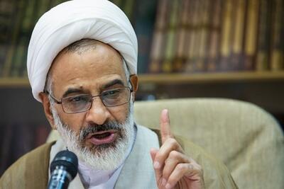 نمایندهٔ ولی فقیه در سپاه: برخی به رئیس جمهور فشار می‌آورند که آقای پزشکیان رفتی نیویورک کار را تمام کن / می‌گویند فریب این تندرو‌ها را نخور؛ مردم در فشارند، باید یک جوری تمامش کنید / اگر مقاومت نکنید، بی دین هستید