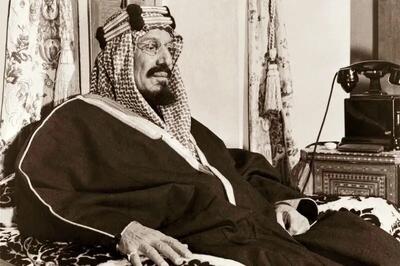  اولین پادشاه عربستان بدون کفش در یک جلسه رسمی